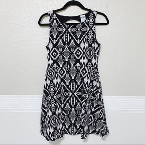 PINK VICTORIA’S SECRET GUC Aztec Tribal Dress US M